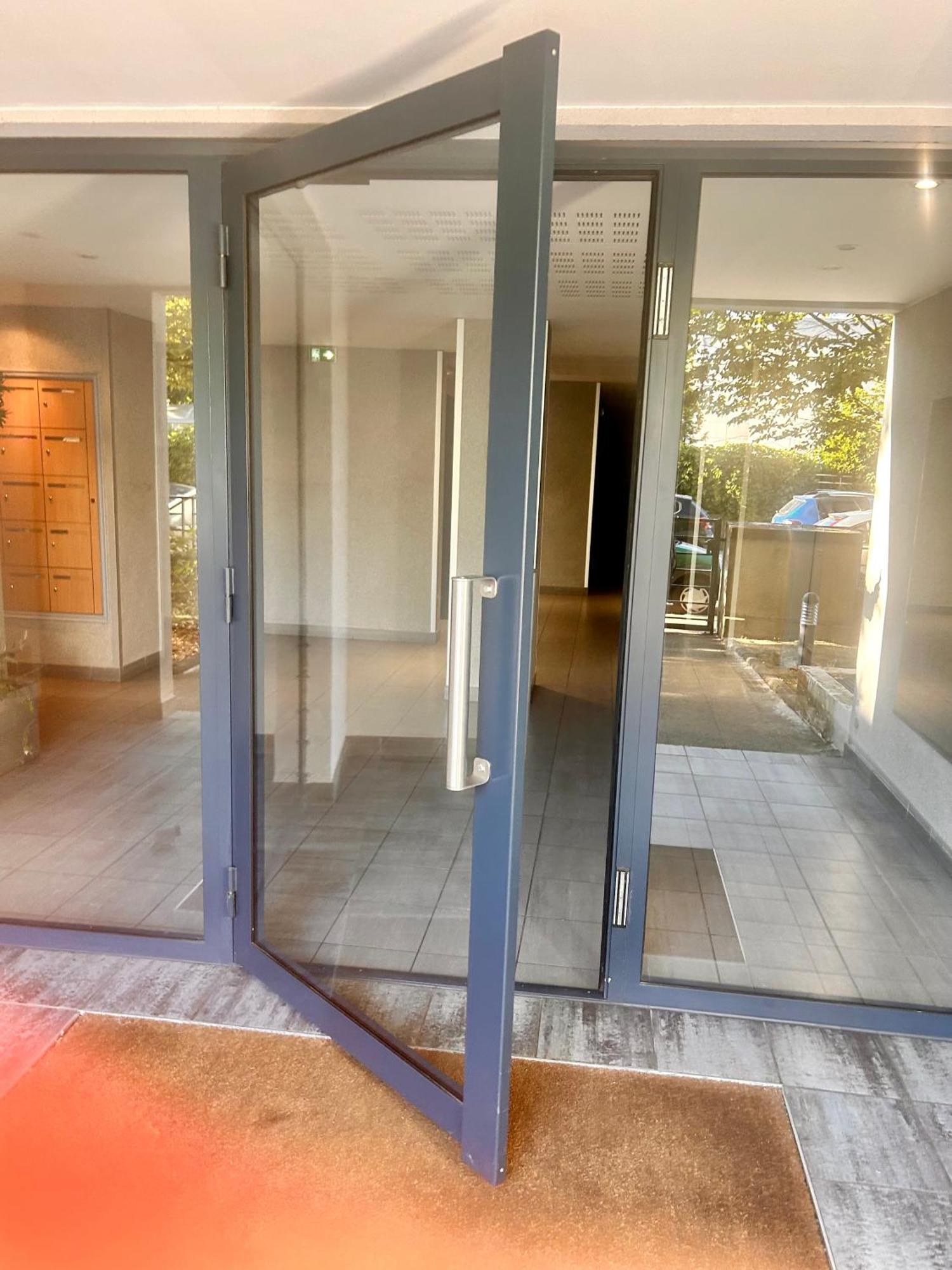 Chambre Prive Classe Villeurbanne Bagian luar foto