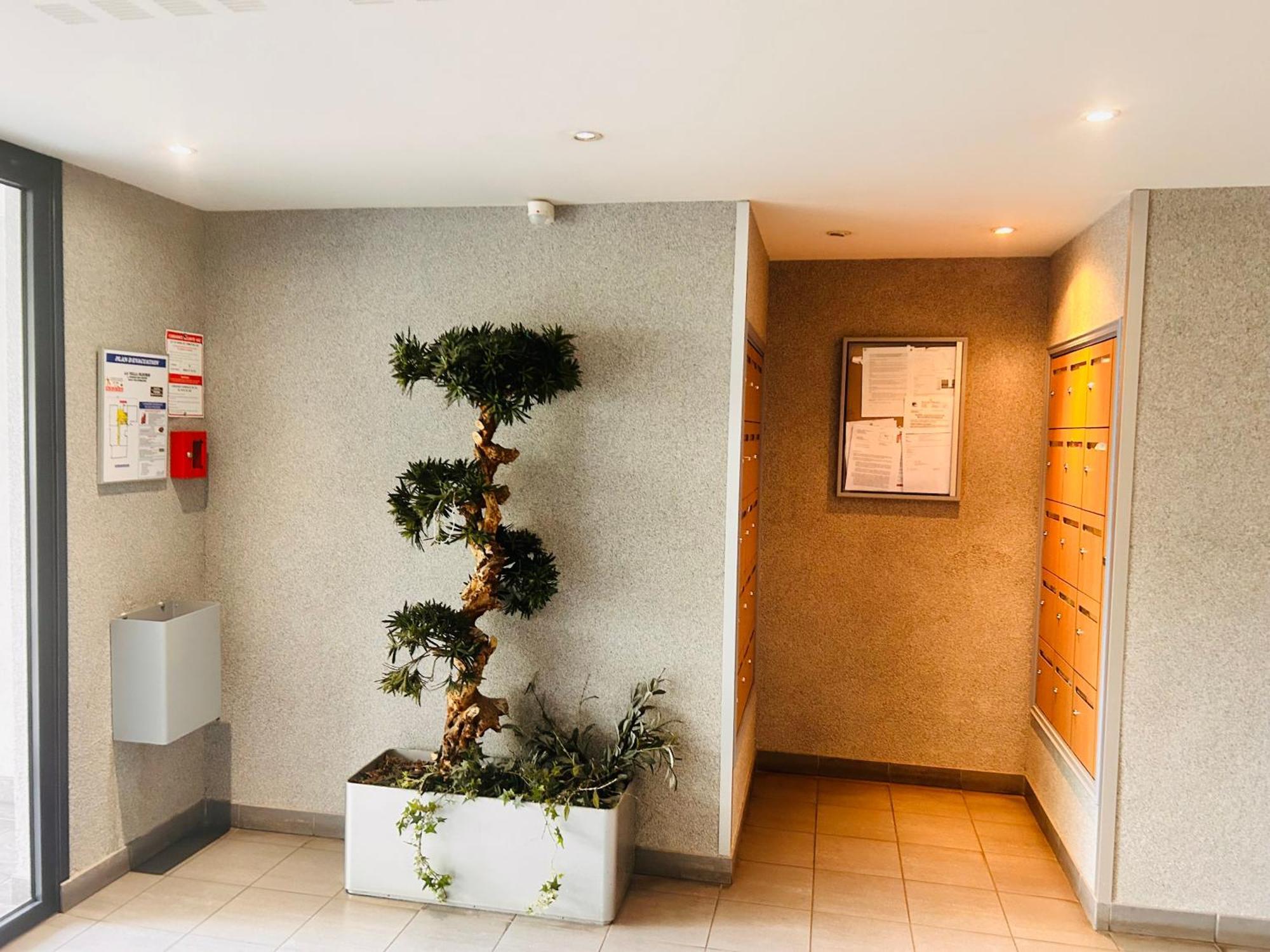 Chambre Prive Classe Villeurbanne Bagian luar foto