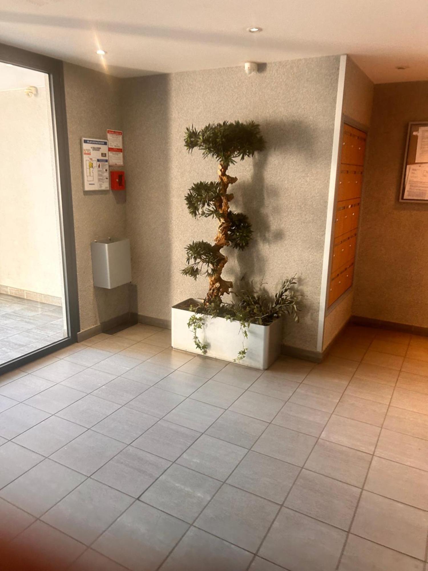 Chambre Prive Classe Villeurbanne Bagian luar foto