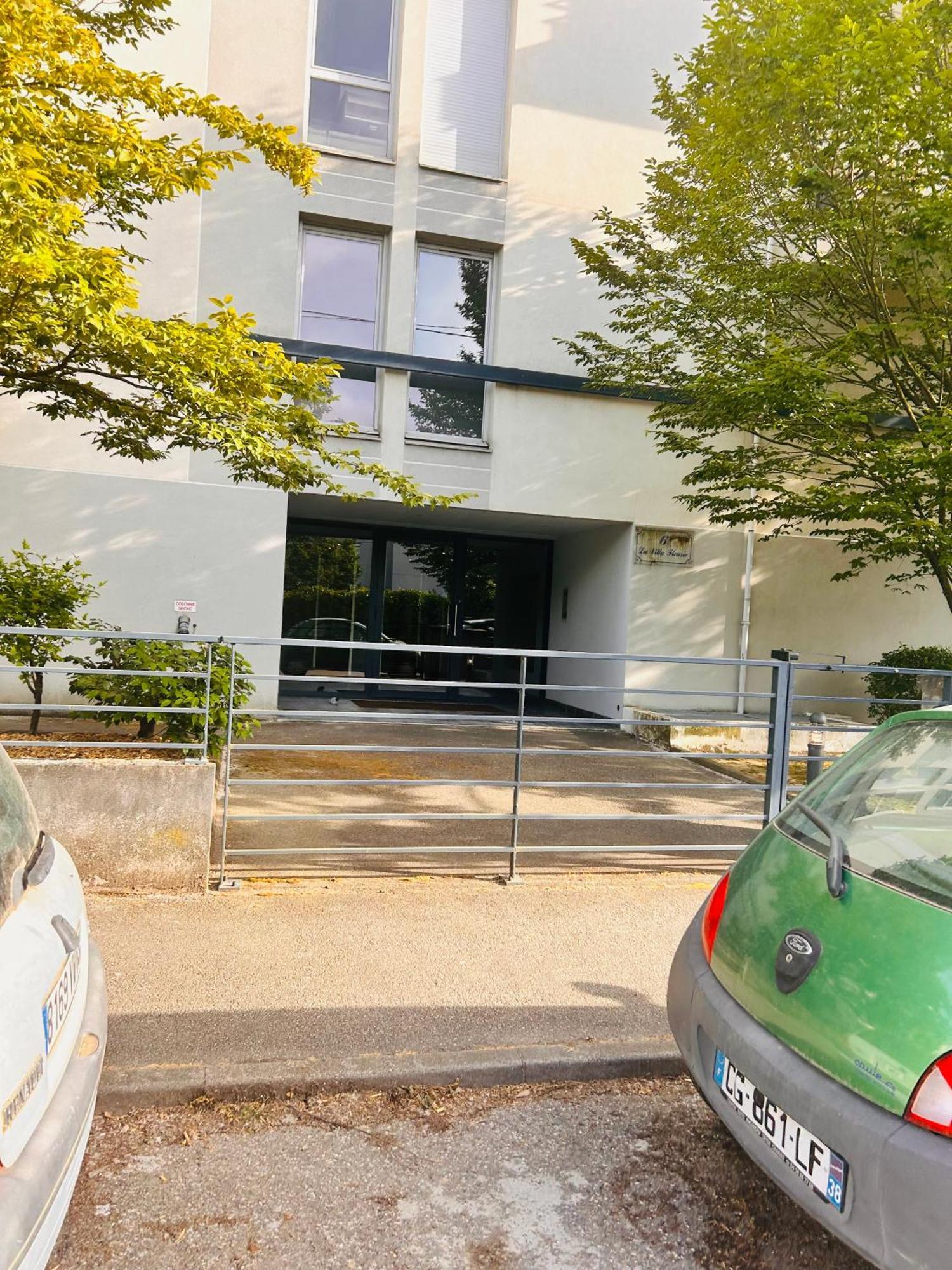 Chambre Prive Classe Villeurbanne Bagian luar foto
